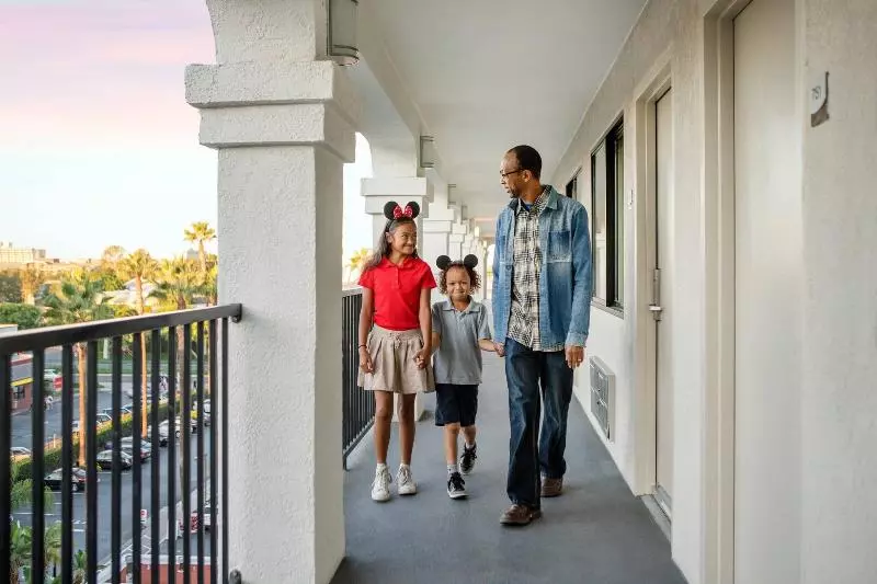 هتل Fairfield By Marriott Anaheim Resort