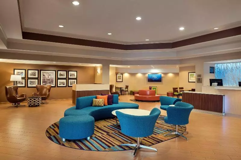 هتل Fairfield By Marriott Anaheim Resort