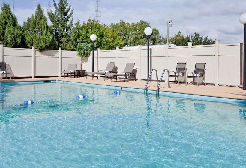 Szálloda Holiday Inn At The Campus, An Ihg