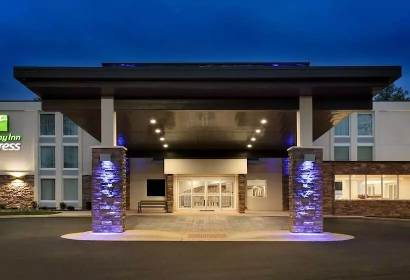 ホテル Holiday Inn Express   Williamsburg Busch Gardens Area, An Ihg