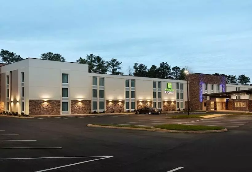 ホテル Holiday Inn Express   Williamsburg Busch Gardens Area, An Ihg