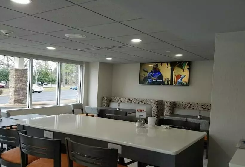 ホテル Holiday Inn Express   Williamsburg Busch Gardens Area, An Ihg