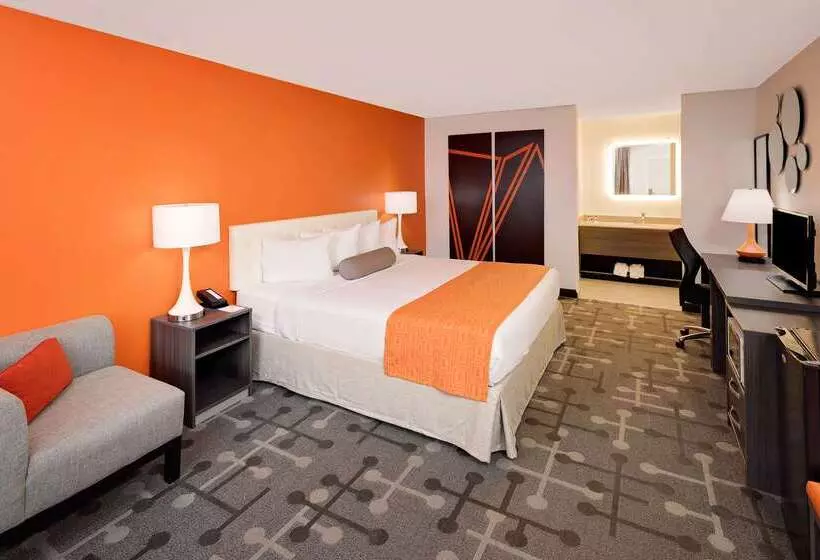 فندق Howard Johnson By Wyndham Florence