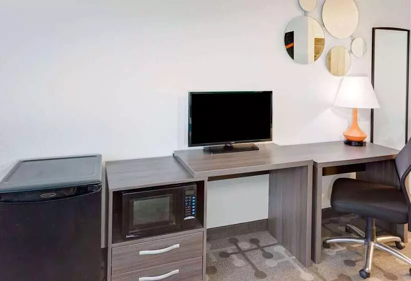 فندق Howard Johnson By Wyndham Florence