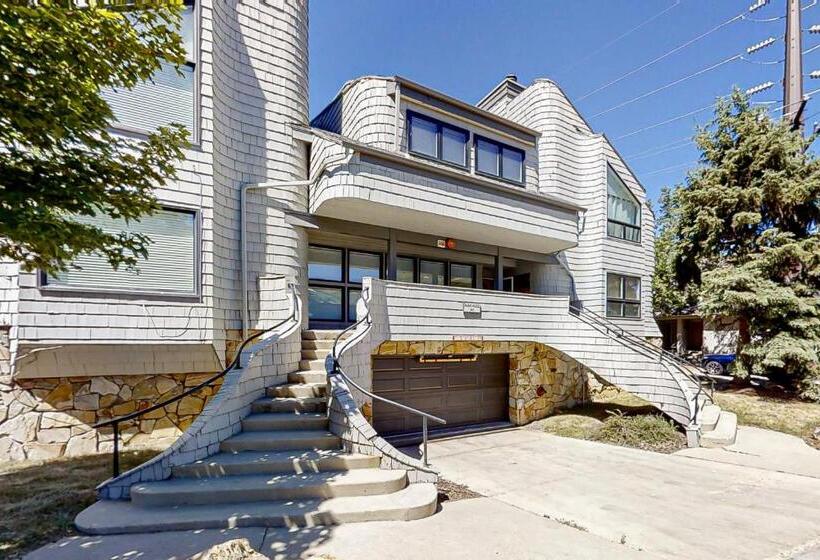 هتل Park Ave Manor 3b