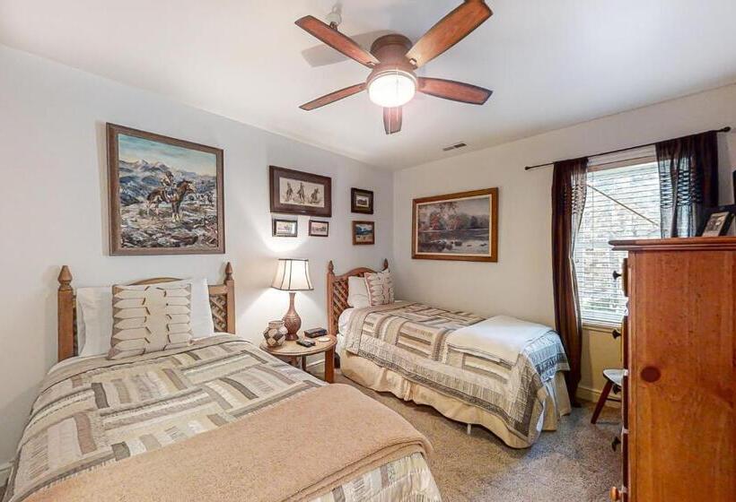 هتل Park Ave Manor 3b