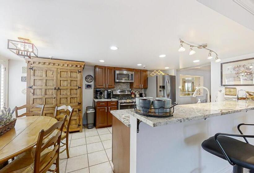 هتل Park Ave Manor 3b