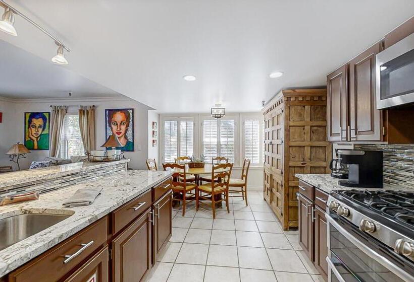 هتل Park Ave Manor 3b