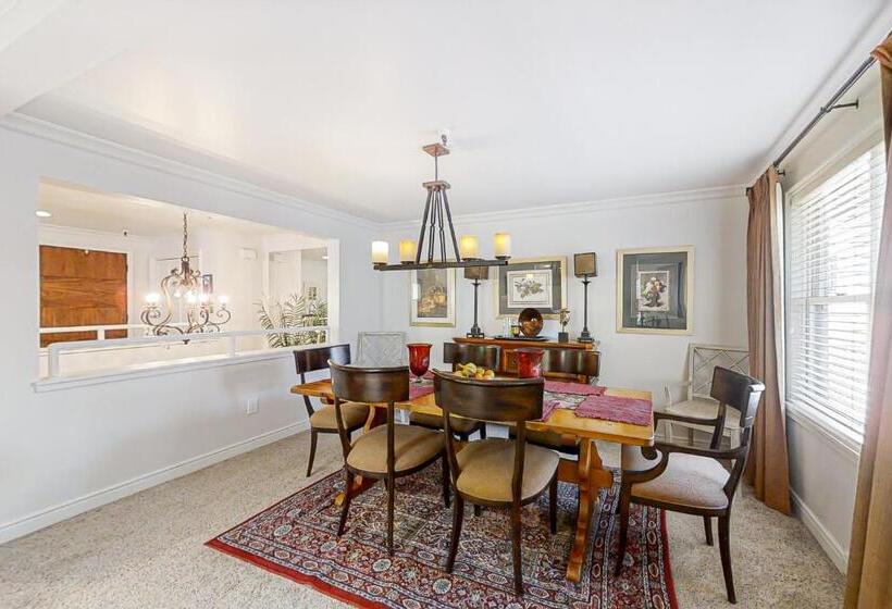 هتل Park Ave Manor 3b