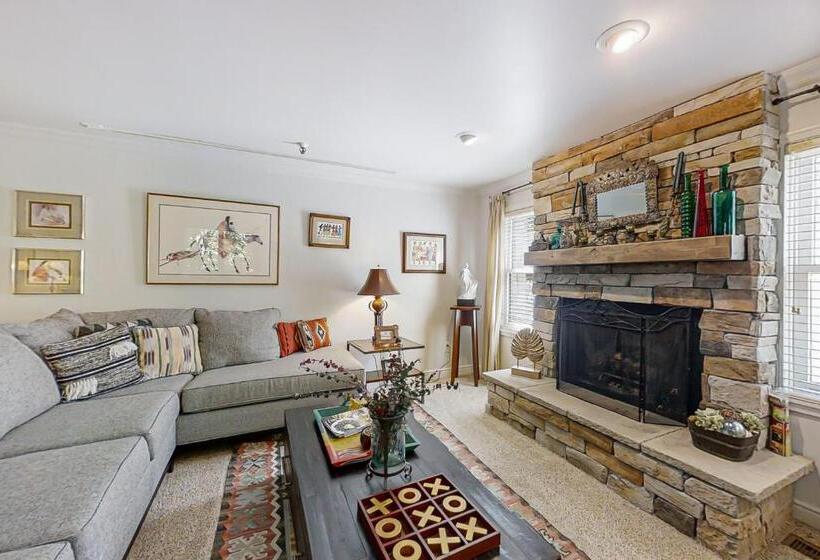 هتل Park Ave Manor 3b