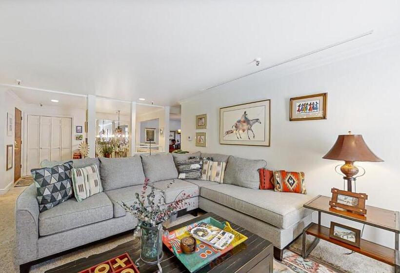 هتل Park Ave Manor 3b