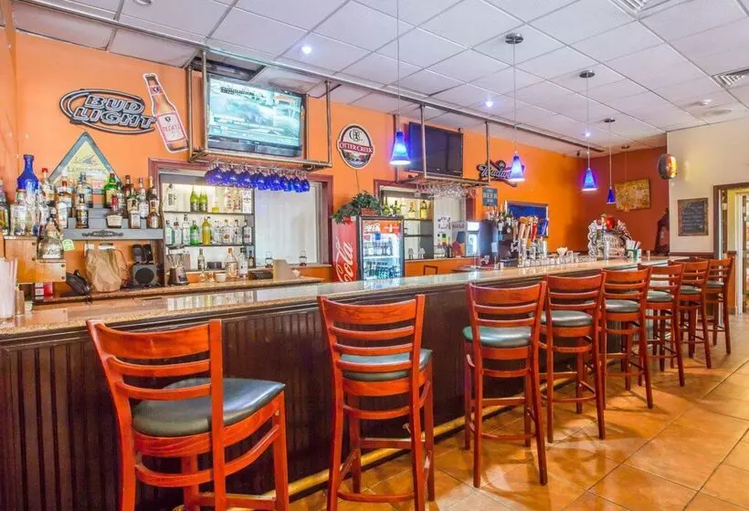 酒店 Quality Inn & Conference Center