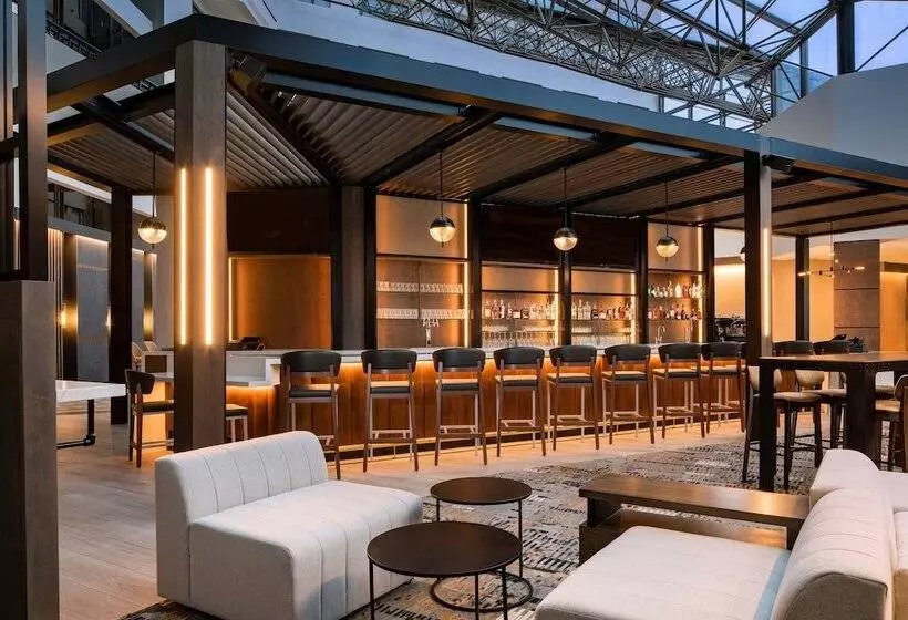 فندق Sheraton Detroit Metro Airport