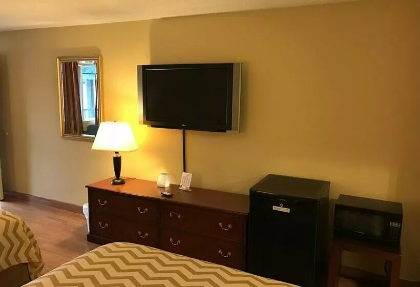 Otel Travelodge By Wyndham Tacoma Near Mcchord Afb