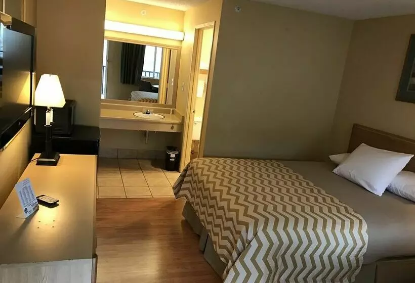 Otel Travelodge By Wyndham Tacoma Near Mcchord Afb