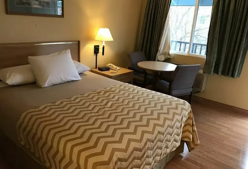 Otel Travelodge By Wyndham Tacoma Near Mcchord Afb