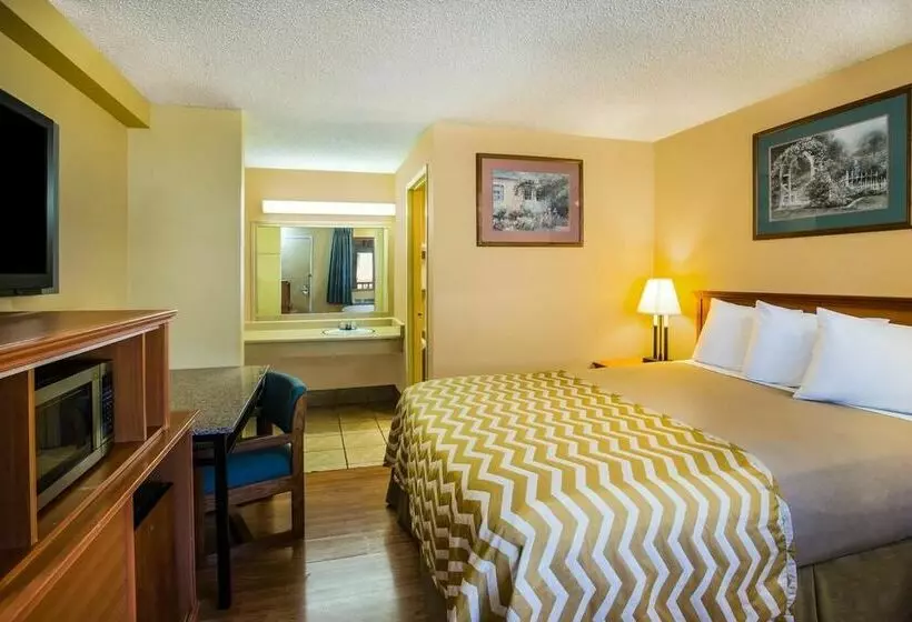 Otel Travelodge By Wyndham Tacoma Near Mcchord Afb