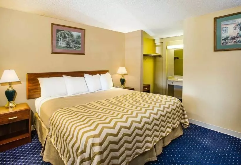 Otel Travelodge By Wyndham Tacoma Near Mcchord Afb