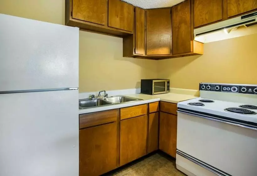 Otel Travelodge By Wyndham Tacoma Near Mcchord Afb