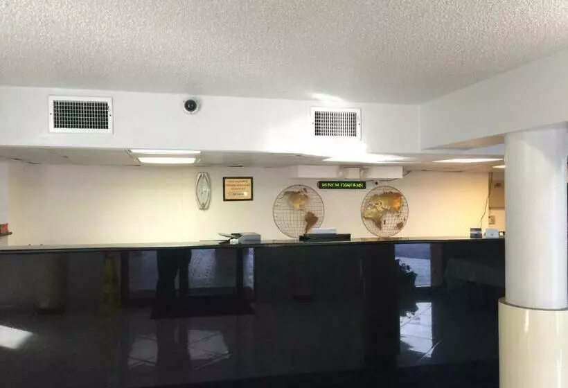 هتل Valuelodge Busch Gardens  Tampa