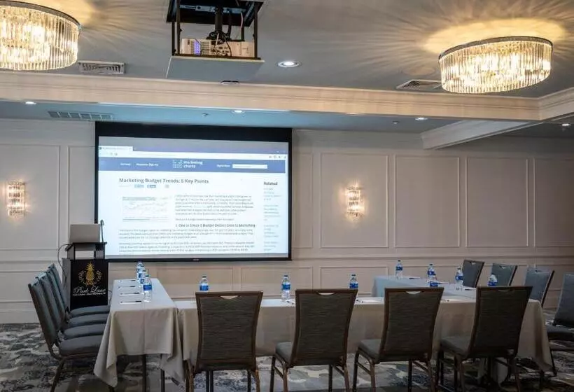 منتجع Palmera Inn And Suites