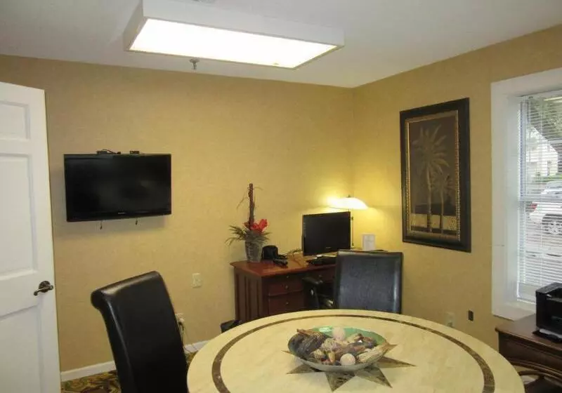 منتجع Palmera Inn And Suites