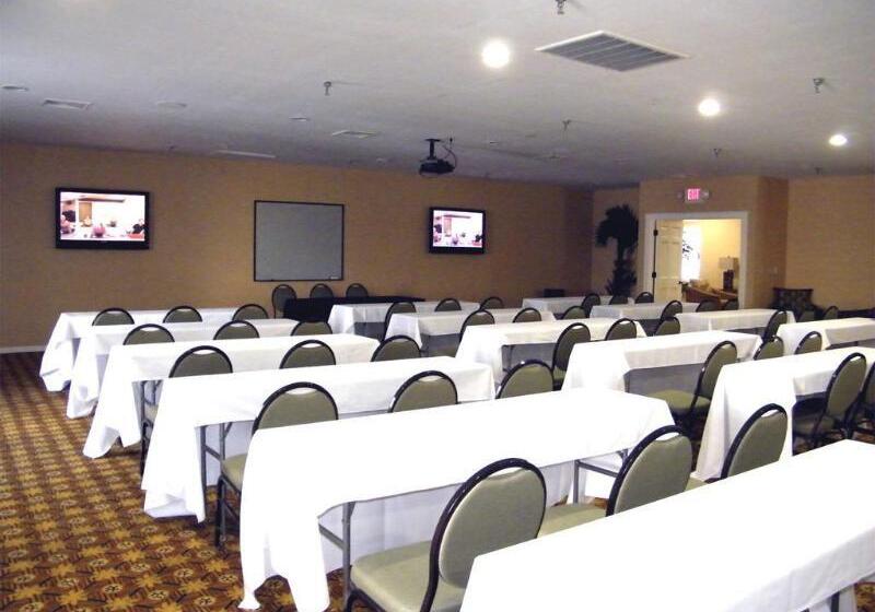 Resort Palmera Inn And Suites