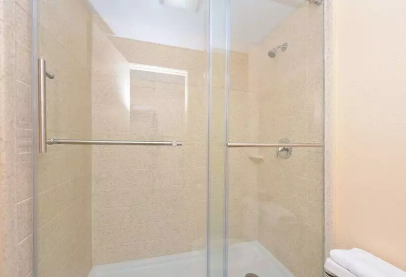 Отель Americas Best Value Inn Pittsburgh Airport