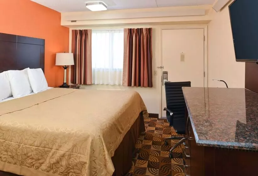 Отель Americas Best Value Inn Pittsburgh Airport