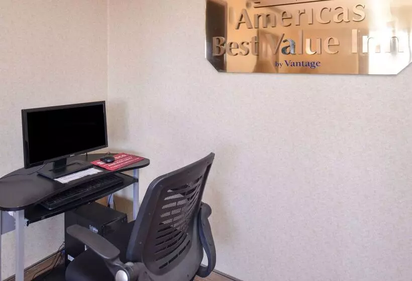 Отель Americas Best Value Inn Pittsburgh Airport