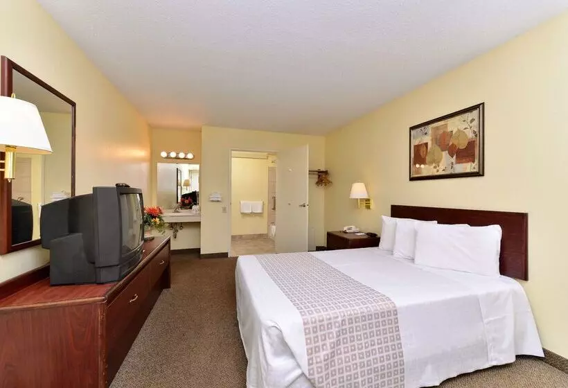 Отель Americas Best Value Inn Pittsburgh Airport