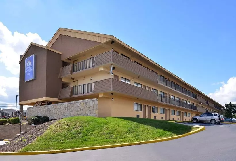 Отель Americas Best Value Inn Pittsburgh Airport