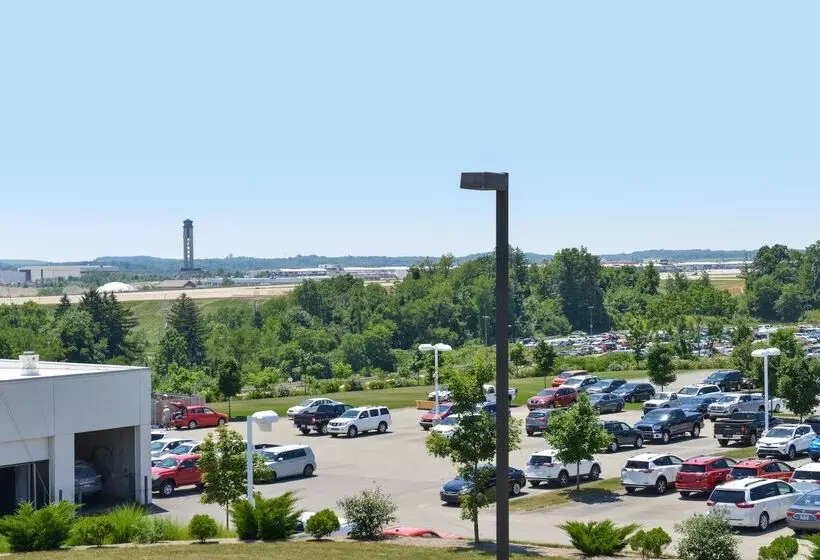 Отель Americas Best Value Inn Pittsburgh Airport