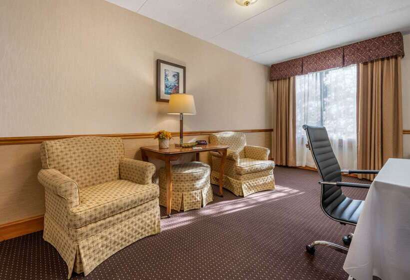 Clarion Hotel Conference Center On Lake Erie