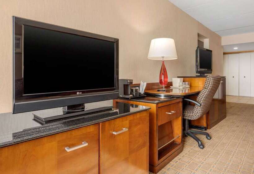 Clarion Hotel Conference Center On Lake Erie