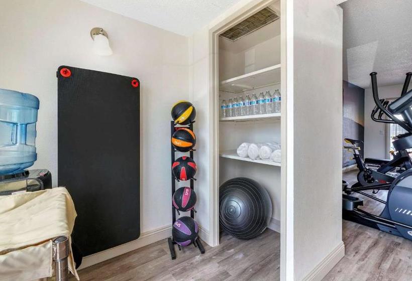 هتل Clarion Pointe Fresno Near Yosemite