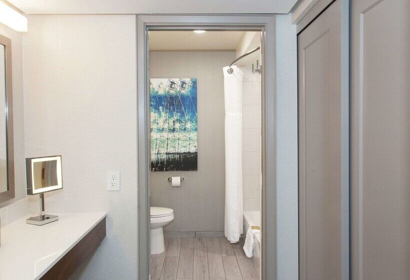 Doubletree By Hilton Hotel Bakersfield