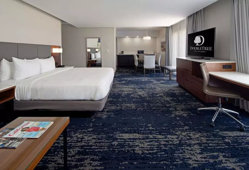 Doubletree By Hilton Hotel Bakersfield