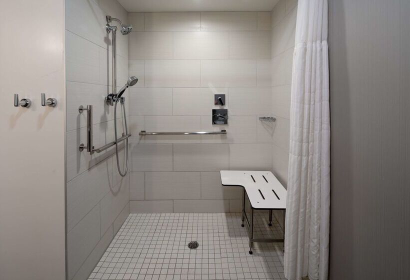 Doubletree By Hilton Hotel Bakersfield