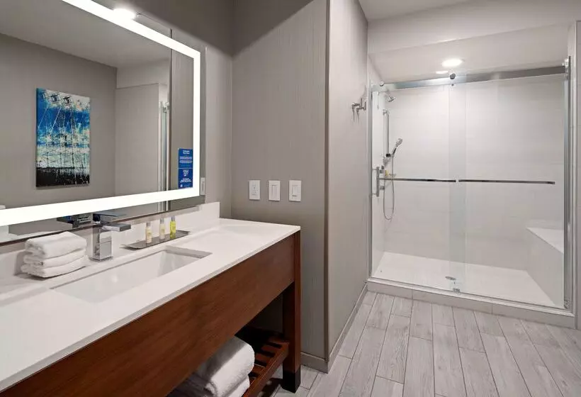 Doubletree By Hilton Hotel Bakersfield