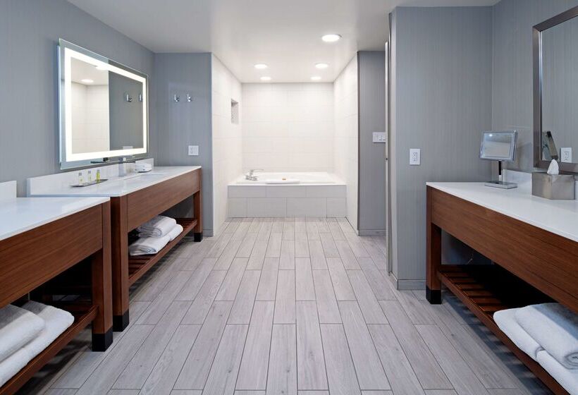 Doubletree By Hilton Hotel Bakersfield