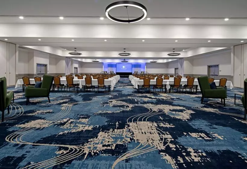 Doubletree By Hilton Hotel Bakersfield