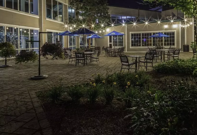 Otel Doubletree By Hilton Burlington Vermont