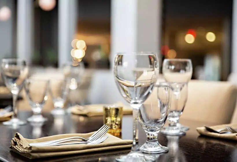 Doubletree By Hilton Fairfield Hotel & Suites