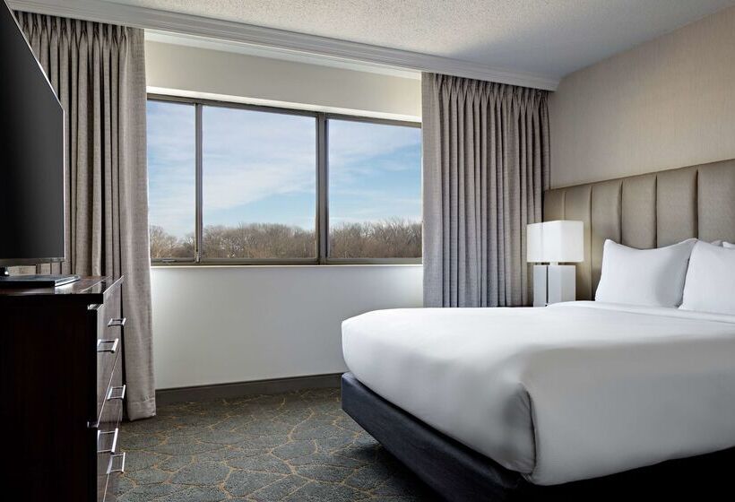 Doubletree By Hilton Fairfield Hotel & Suites