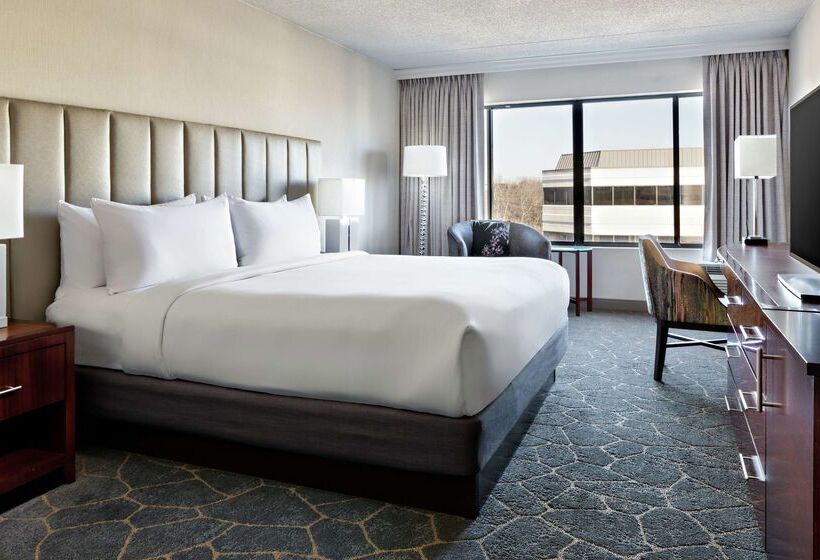 Doubletree By Hilton Fairfield Hotel & Suites