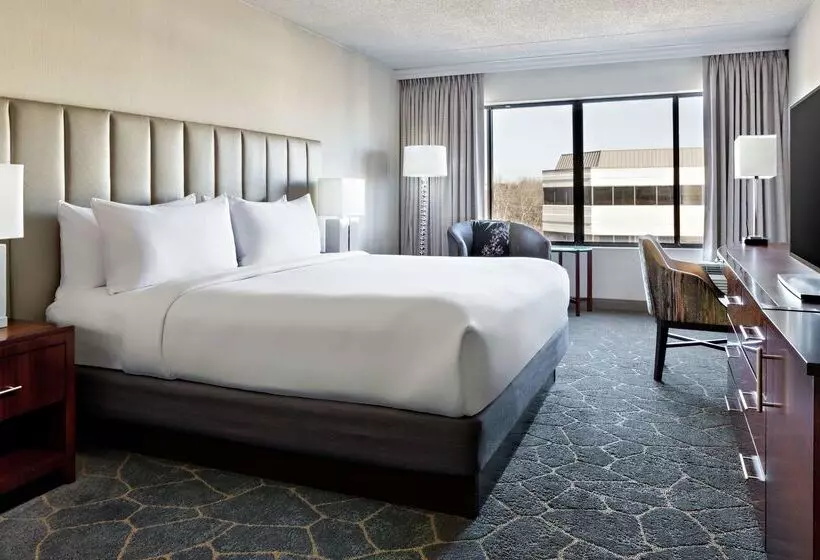 Doubletree By Hilton Fairfield Hotel & Suites