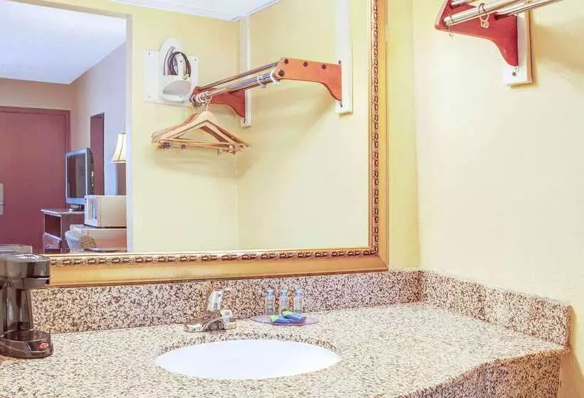 فندق Knights Inn Mount Laurel