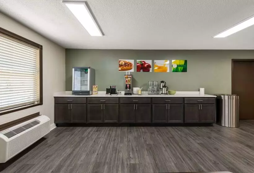 هتل Quality Inn Airport