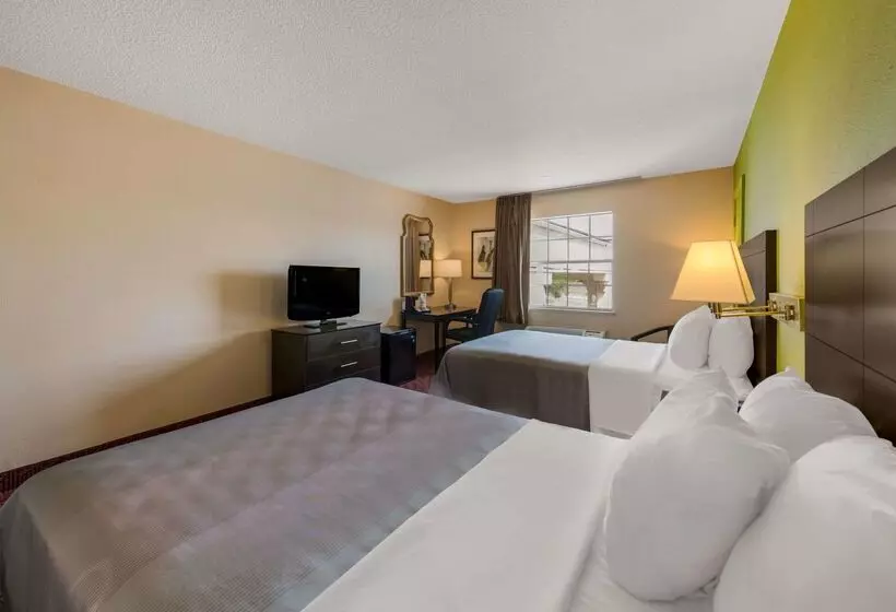 هتل Quality Inn Airport